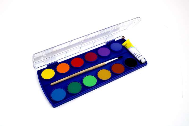 Pelikan Acuarelas Escolares - 12 Colores - Acuarela Escolar F355 - Caja de 12 Colores + 1 Pincel - Faciles de Diluir - Resistentes a la Luz