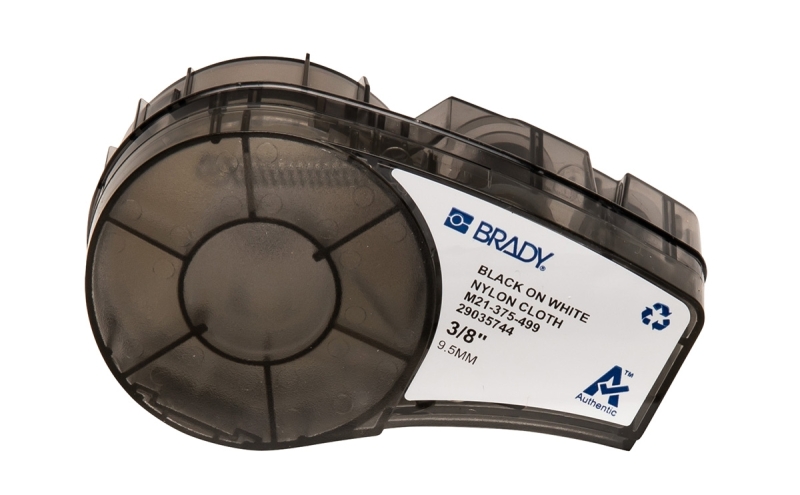 Brady M21-375-499 Cinta de Etiquetas Original Tela de Nylon - Texto Negro sobre Fondo Blanco - Ancho 9,53mm x 4,88m