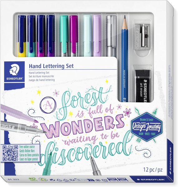 Staedtler Hand Lettering Set Design Journey Pack con 4 Rotuladores Triplus Color, 2 Triplus Fineliner, 2 Triplus Textsurfer, Rotulador Metalizado Plata, Lapiz Mars Lumograph, Borrador Artistico y Afilalapices