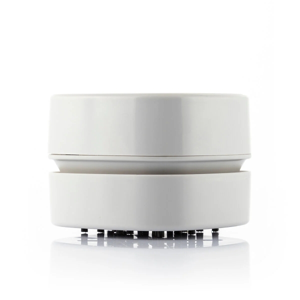 Innovagoods Micuum Mini Aspirador de Escritorio - Ideal para Mascotas - Facil Limpieza - Cepillos en la Base - 2 Pilas AA - Interruptor de Encendido - 8x6x8cm - Color Blanco